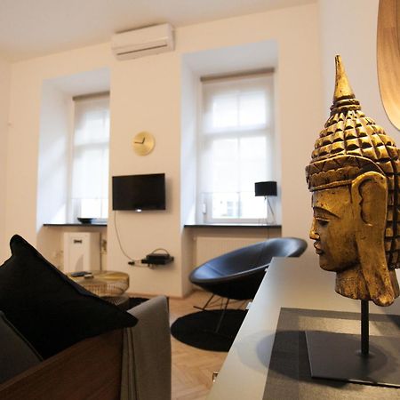 Real Delux Apartment Next To Gozsdu & Synagogue Budapest Bagian luar foto